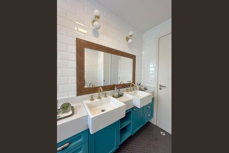 Apartamento à venda com 156m², 3 quartos e 2 vagas Apartamento à venda com 156m², 3 quartos e 2 vagasBanheiro Suíte Master