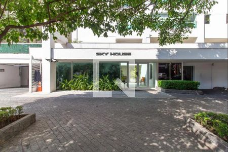 Apartamento à venda com 156m², 3 quartos e 2 vagas Apartamento à venda com 156m², 3 quartos e 2 vagasEntrada