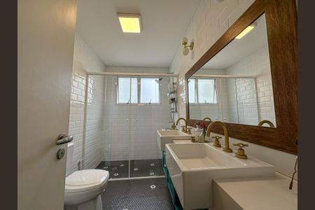 Apartamento à venda com 156m², 3 quartos e 2 vagas Apartamento à venda com 156m², 3 quartos e 2 vagasBanheiro Suíte Master