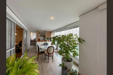 Apartamento à venda com 156m², 3 quartos e 2 vagas Apartamento à venda com 156m², 3 quartos e 2 vagasVaranda Gourmet