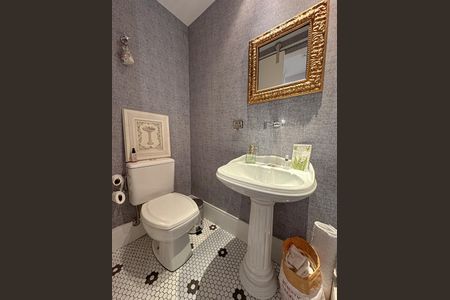 Apartamento à venda com 156m², 3 quartos e 2 vagas Apartamento à venda com 156m², 3 quartos e 2 vagasLavabo