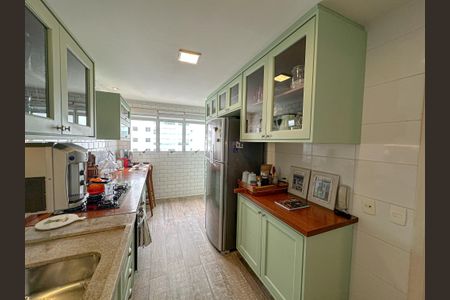 Apartamento à venda com 156m², 3 quartos e 2 vagas Apartamento à venda com 156m², 3 quartos e 2 vagasCozinha