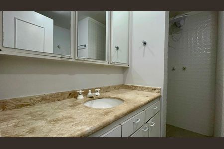 Apartamento à venda com 198m², 4 quartos e 2 vagasBanheiro