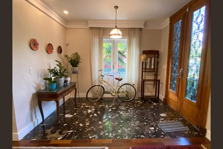 Casa à venda com 486m², 6 quartos e 5 vagas Casa à venda com 486m², 6 quartos e 5 vagasHall de Entrada