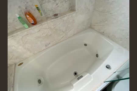 Casa à venda com 486m², 6 quartos e 5 vagas Casa à venda com 486m², 6 quartos e 5 vagasBanheiro da Suíte 3