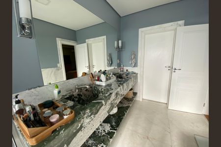 Casa à venda com 486m², 6 quartos e 5 vagas Casa à venda com 486m², 6 quartos e 5 vagasBanheiro da Suíte 4