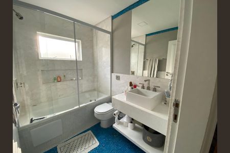 Casa à venda com 486m², 6 quartos e 5 vagas Casa à venda com 486m², 6 quartos e 5 vagasBanheiro da Suíte 3