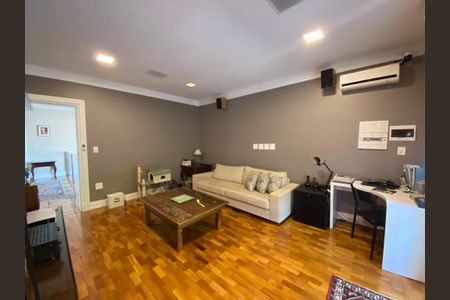 Casa à venda com 486m², 6 quartos e 5 vagas Casa à venda com 486m², 6 quartos e 5 vagasSala 2