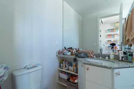Apartamento à venda com 158m², 3 quartos e 3 vagasBanheiro da Suíte 2