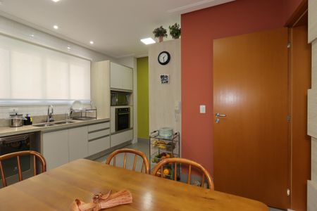 Apartamento à venda com 181m², 4 quartos e 4 vagasCozinha