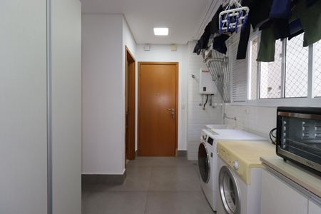 Apartamento à venda com 181m², 4 quartos e 4 vagasÁrea de Serviço