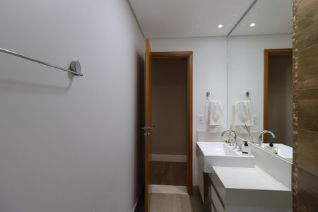 Apartamento à venda com 181m², 4 quartos e 4 vagasBanheiro Social