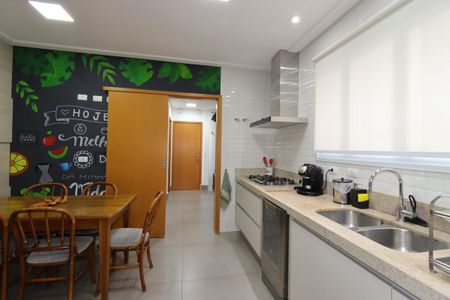 Apartamento à venda com 181m², 4 quartos e 4 vagasCozinha