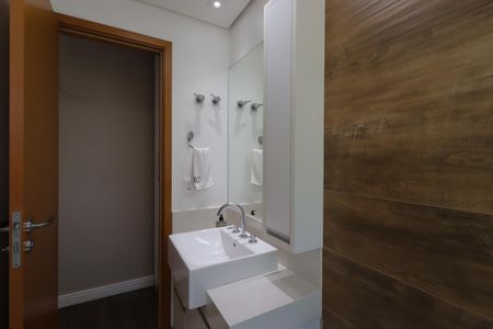 Apartamento à venda com 181m², 4 quartos e 4 vagasBanheiro da Suíte 1