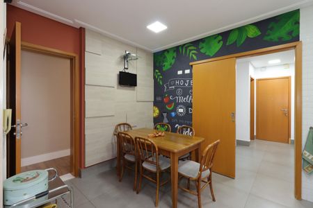 Apartamento à venda com 181m², 4 quartos e 4 vagasCozinha