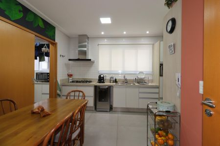 Apartamento à venda com 181m², 4 quartos e 4 vagasCozinha