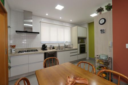 Apartamento à venda com 181m², 4 quartos e 4 vagasCozinha