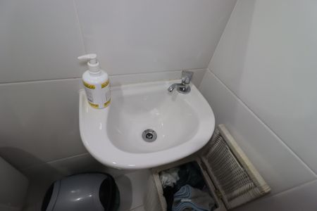 Apartamento à venda com 181m², 4 quartos e 4 vagasBanheiro de Serviço - Pia