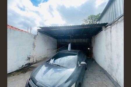 Casa à venda com 120m², 2 quartos e 4 vagas Casa à venda com 120m², 2 quartos e 4 vagasGaragem