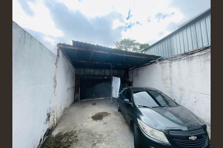 Casa à venda com 120m², 2 quartos e 4 vagas Casa à venda com 120m², 2 quartos e 4 vagasGaragem