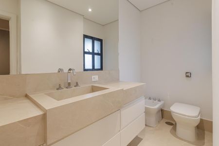 Apartamento à venda com 467m², 6 quartos e 5 vagasBanheiro da Suíte 1