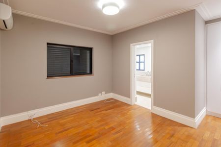 Apartamento à venda com 467m², 6 quartos e 5 vagasSuíte 2