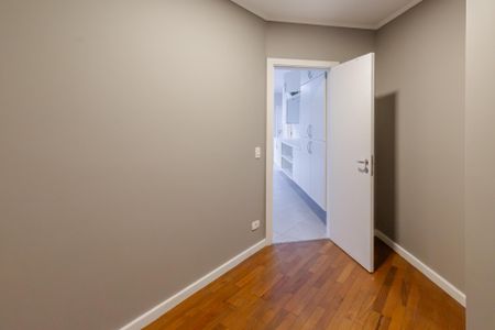 Apartamento à venda com 467m², 6 quartos e 5 vagasQuarto de Serviço 2