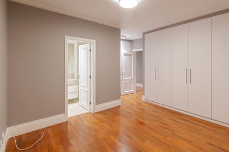 Apartamento à venda com 467m², 6 quartos e 5 vagasSuíte 2