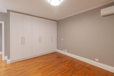 Apartamento à venda com 467m², 6 quartos e 5 vagasSuíte 2