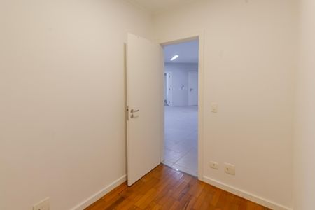 Apartamento à venda com 467m², 6 quartos e 5 vagasQuarto de Serviço