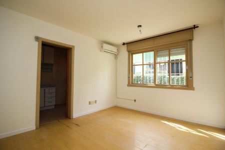 Sala de apartamento à venda com 1 quarto, 48m² em Santo Antônio, Porto Alegre