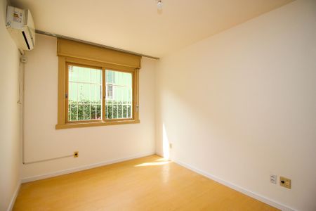 Quarto de apartamento à venda com 1 quarto, 48m² em Santo Antônio, Porto Alegre