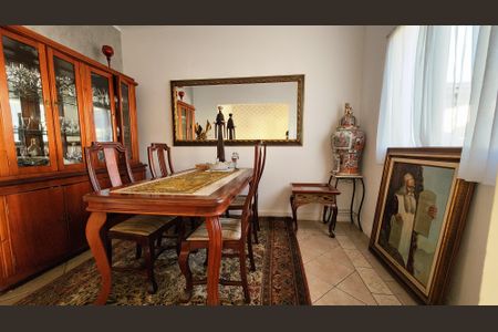 Casa de condomínio à venda com 120m², 3 quartos e 2 vagas Casa de condomínio à venda com 120m², 3 quartos e 2 vagasSala