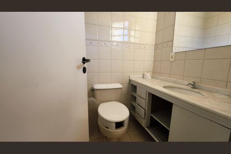 Casa de condomínio à venda com 120m², 3 quartos e 2 vagas Casa de condomínio à venda com 120m², 3 quartos e 2 vagasBanheiro da Suíte