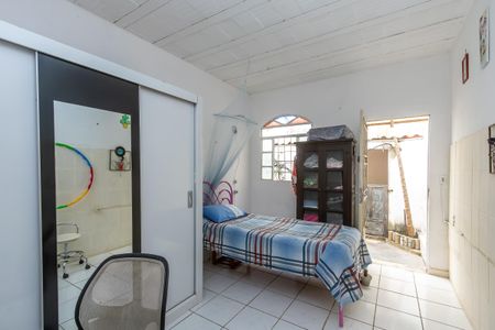 Casa à venda com 250m², 8 quartos e 4 vagas Casa à venda com 250m², 8 quartos e 4 vagasQuarto 2