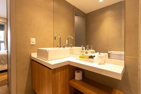Banheiro de apartamento para alugar com 1 quarto, 49m² em Jardim Paulista, São Paulo