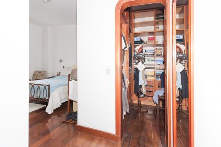 Apartamento à venda com 167m², 3 quartos e 1 vagaCloset da suíte