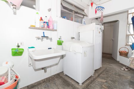 Apartamento à venda com 167m², 3 quartos e 1 vagaÁrea de Serviço