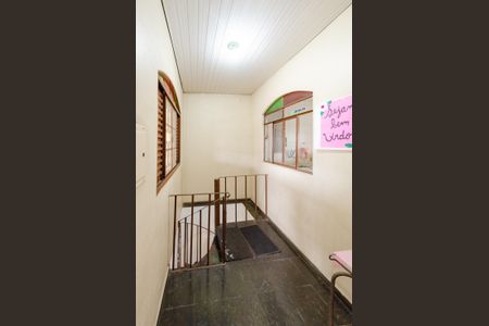 Casa à venda com 600m², 8 quartos e 3 vagasCasa 3 - Escada