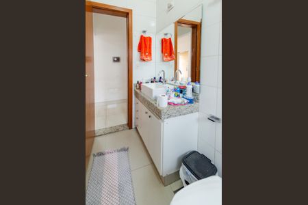 Casa à venda com 600m², 8 quartos e 3 vagasCasa 1 - Banheiro