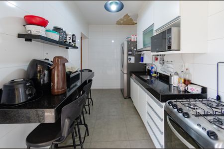 Casa à venda com 600m², 8 quartos e 3 vagasCasa 1 - Cozinha