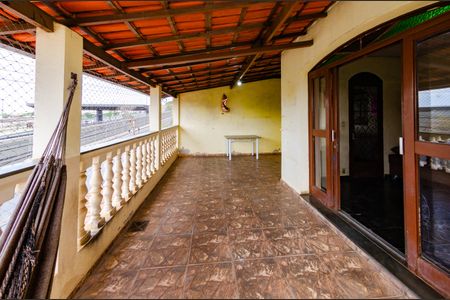 Casa à venda com 600m², 8 quartos e 3 vagasCasa 3 - Varanda