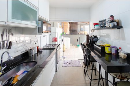 Casa à venda com 600m², 8 quartos e 3 vagasCasa 1 - Cozinha