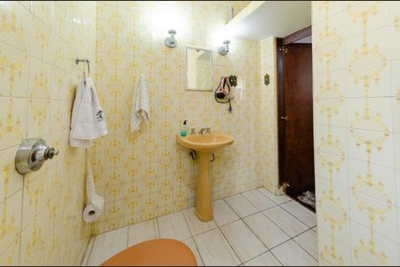 Casa à venda com 600m², 8 quartos e 3 vagasCasa 2 - Banheiro suíte