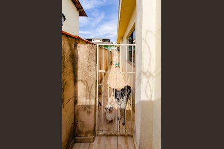 Casa à venda com 600m², 8 quartos e 3 vagasCasa 1 - Entrada