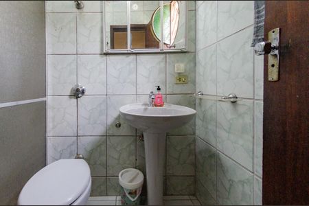 Casa à venda com 600m², 8 quartos e 3 vagasCasa 3 - Banheiro