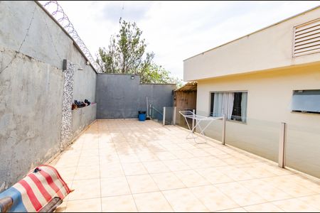 Casa à venda com 600m², 8 quartos e 3 vagasCasa 1 - Quintal