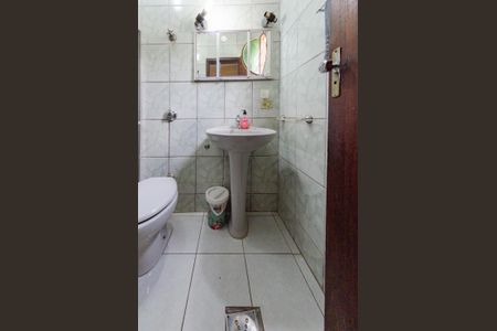 Casa à venda com 600m², 8 quartos e 3 vagasCasa 3 - Banheiro