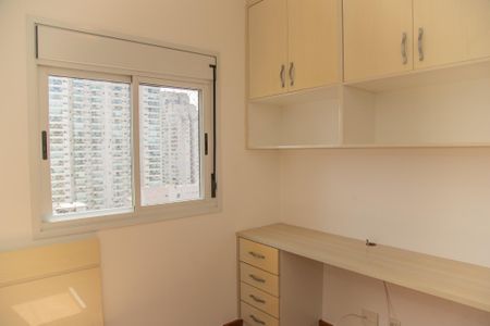 Apartamento à venda com 101m², 2 quartos e 2 vagasQuarto 