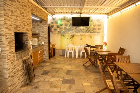 Apartamento à venda com 101m², 2 quartos e 2 vagasChurrasqueira